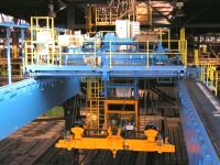 ArcelorMittal - Jeřáb s elektromagnety 